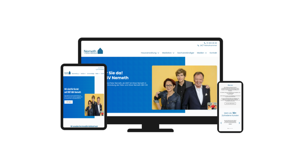 Strahlende Frau mit Kaffee in einem modernen Café